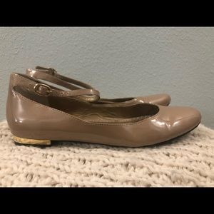 Cute beige patent leather flats!